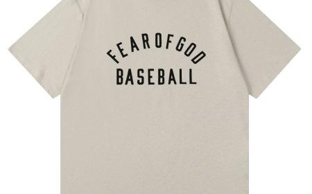 Essential Hoodie That Combines Function, Fit, and Fashion