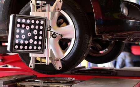 What Makes a Wheel Aligner Machine Essential for Tire Shops?